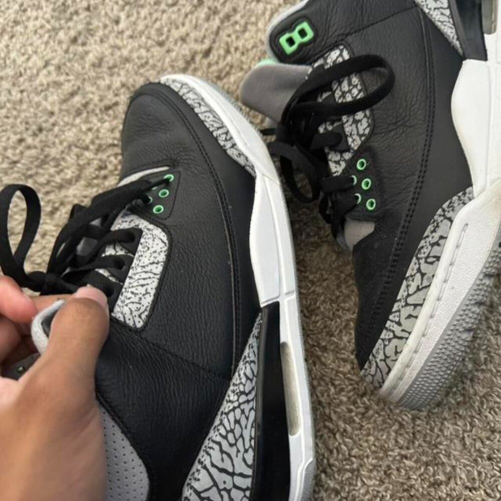 Jordan Men's Black and Grey Trainers